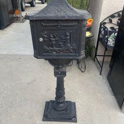 Buzón De Puro Metal Sólido