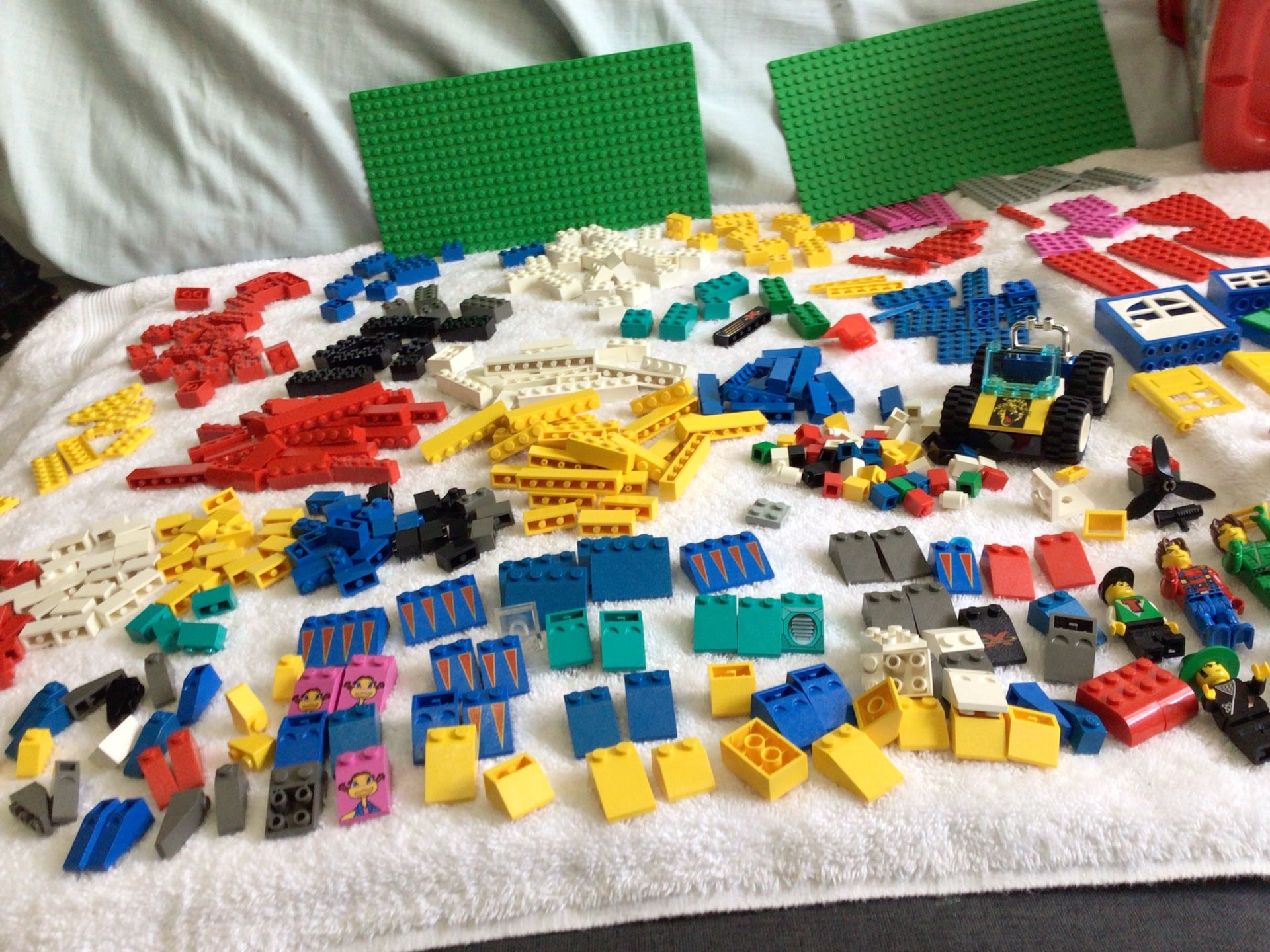 Lego Set Over 500 Pieces Wheels, Windows Plenty Of Parts To Build