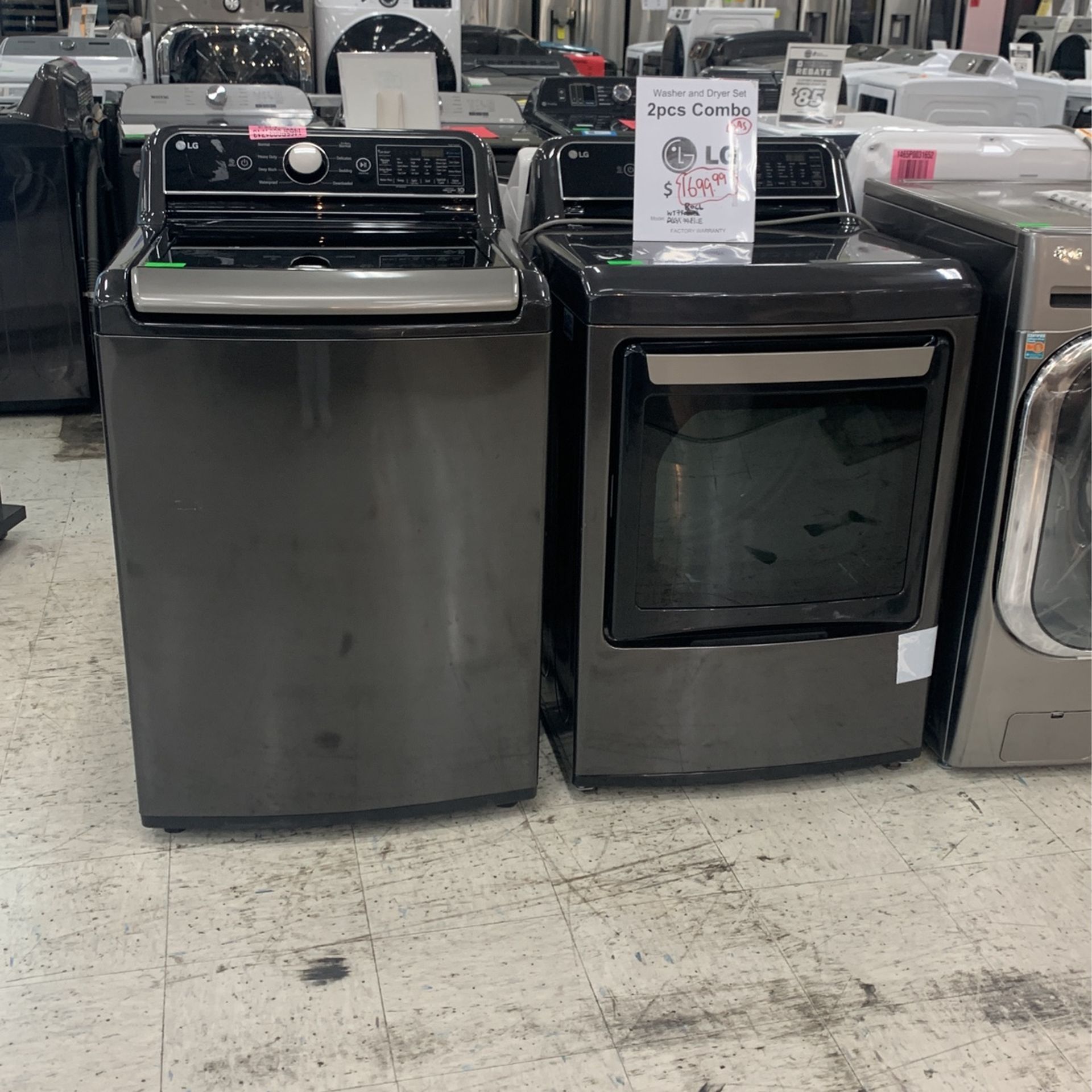LG Gas Washer And Dryer Set