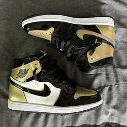 Air Jordan 1 Gold Toe 