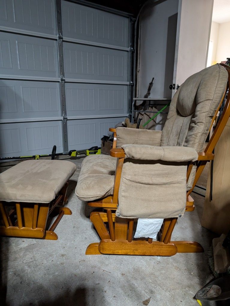 Glider/Rocker Chair