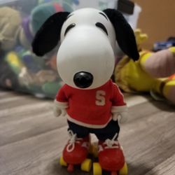 Vintage Peanuts Snoop Roller Skater