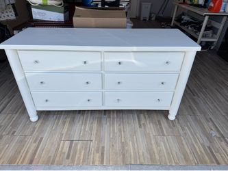 6 DRAWER SOLID WOOD WHITE DRESSER