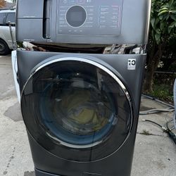 GE Combo Washer/Dryer Ventless All In One Unit 
