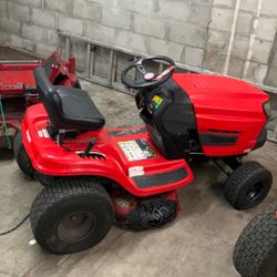 Craftsman Riding Lawnmower 