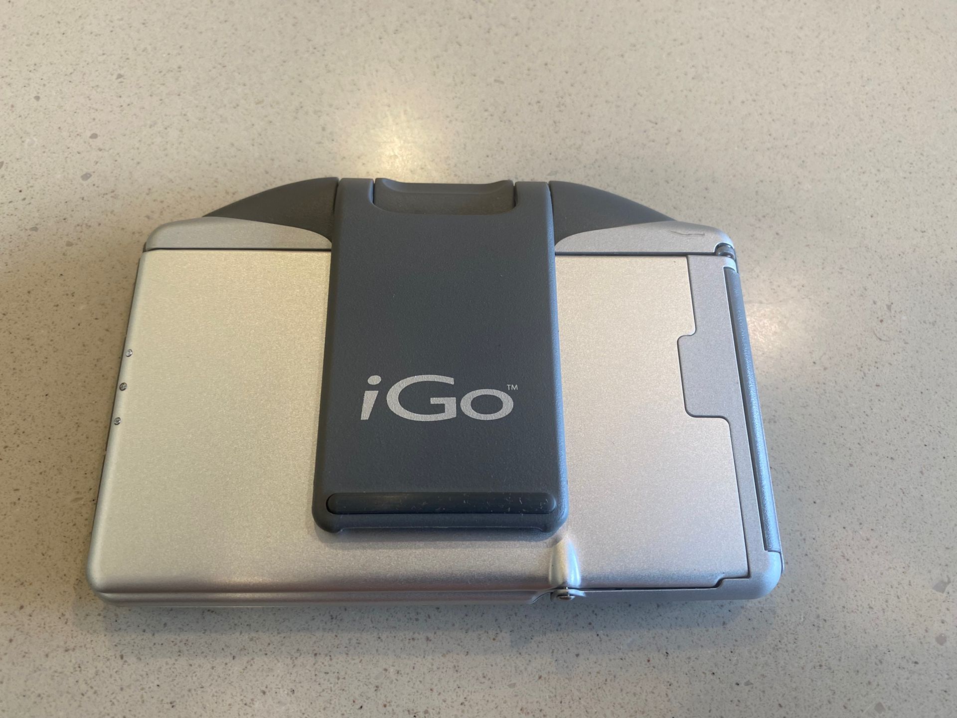 VTG Think Outside iGo Stowaway Ultra-Slim Bluetooth Folding Keyboard