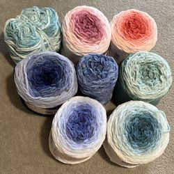 Bernat blanket cakes