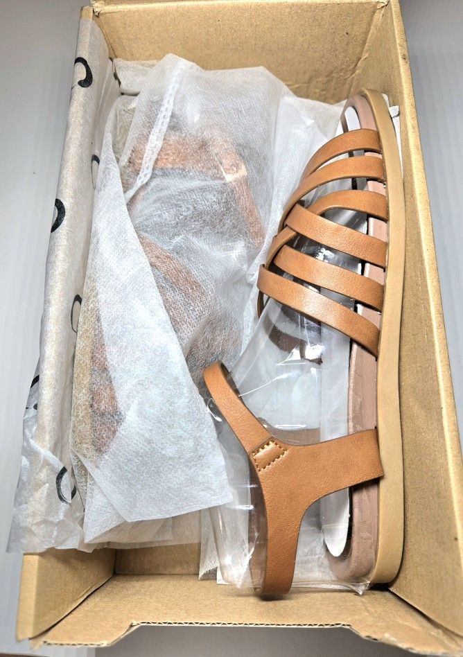Journee Women's Brown Sandles/Flats