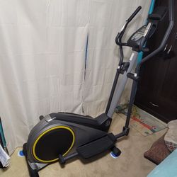 Gold s Gym Elliptical With Tablet Holder for Sale in New Prt Rchy FL OfferUp
