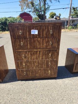 Dresser