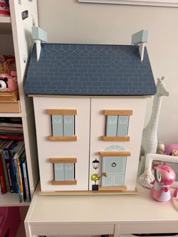 Le Toy Wan wooden play house
