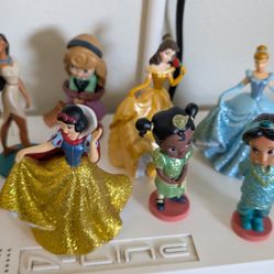 Disney Princess Figurine Set With Glitter