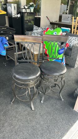 2 chairs for bar
