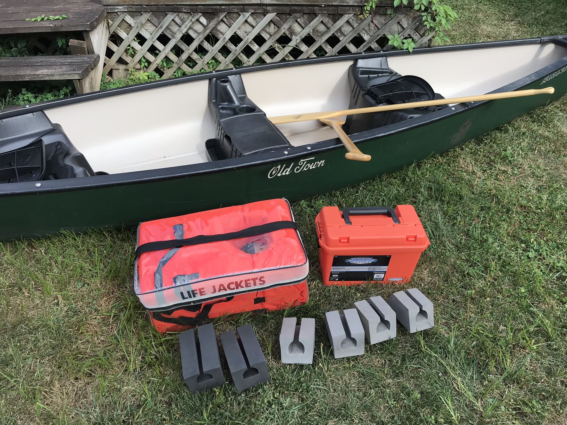 Sarnac 14’ canoe with accessories