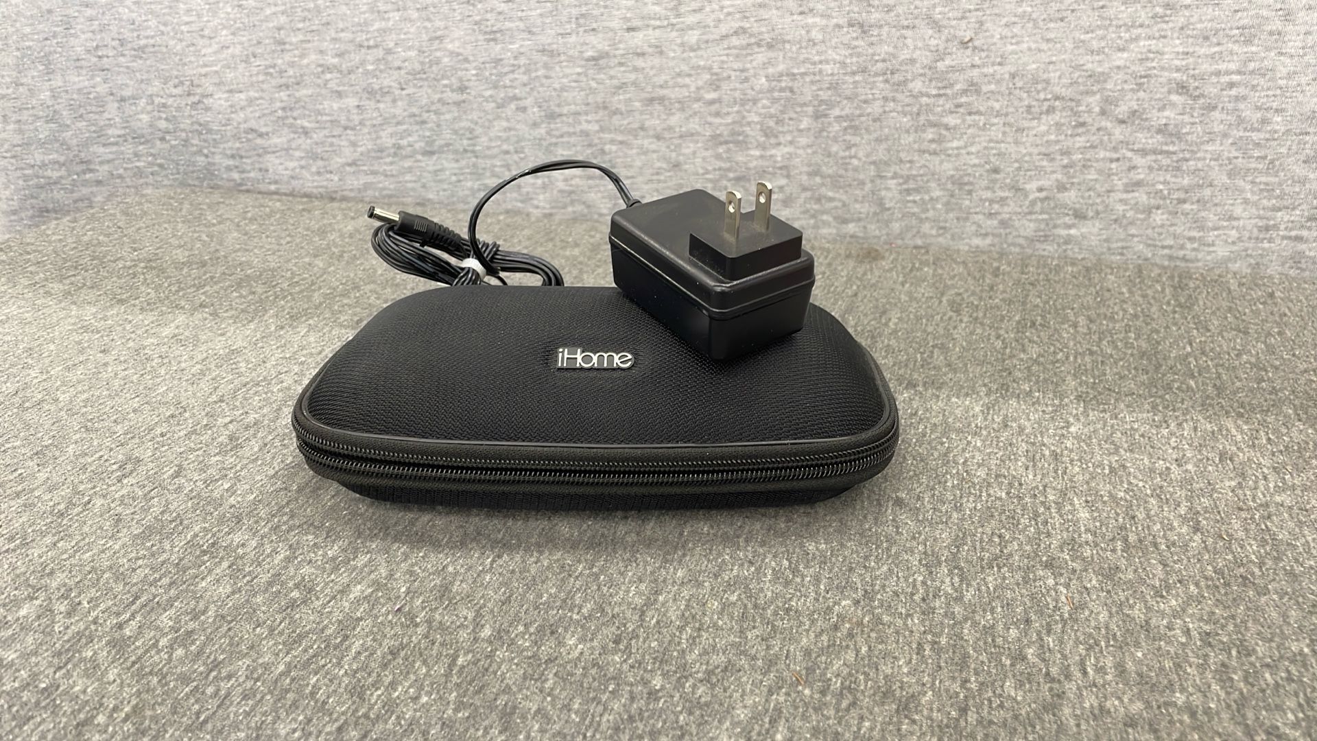 iHome Portable Speaker. Item No 82 (Shopgoodwill)