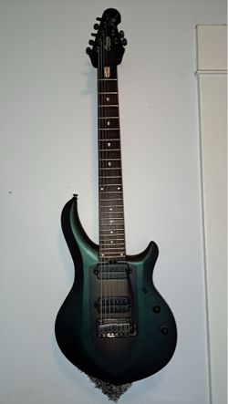 Sterling by Music Man Majesty MAJ170