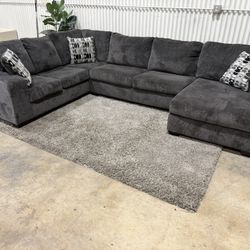 XL Sectional Sofa Couch - Chaise Lounge - 3pcs - GREAT CONDITION - Cleaned/Comfy  - Delivery Available 