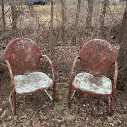Pair of vintage MCM Metal shell back patio garden chairs