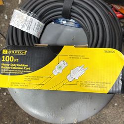 Utilitech 100ft 12/3 Heavy Duty 3Prong Black Indoor/Outdoor Extension Power Cord