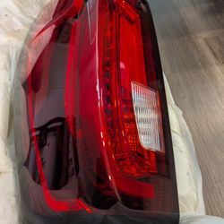 LED Tail Type Light Rear Lamp ( Left Side) GMC Sierra. Luz Trasera Izquierda Tipo LED
