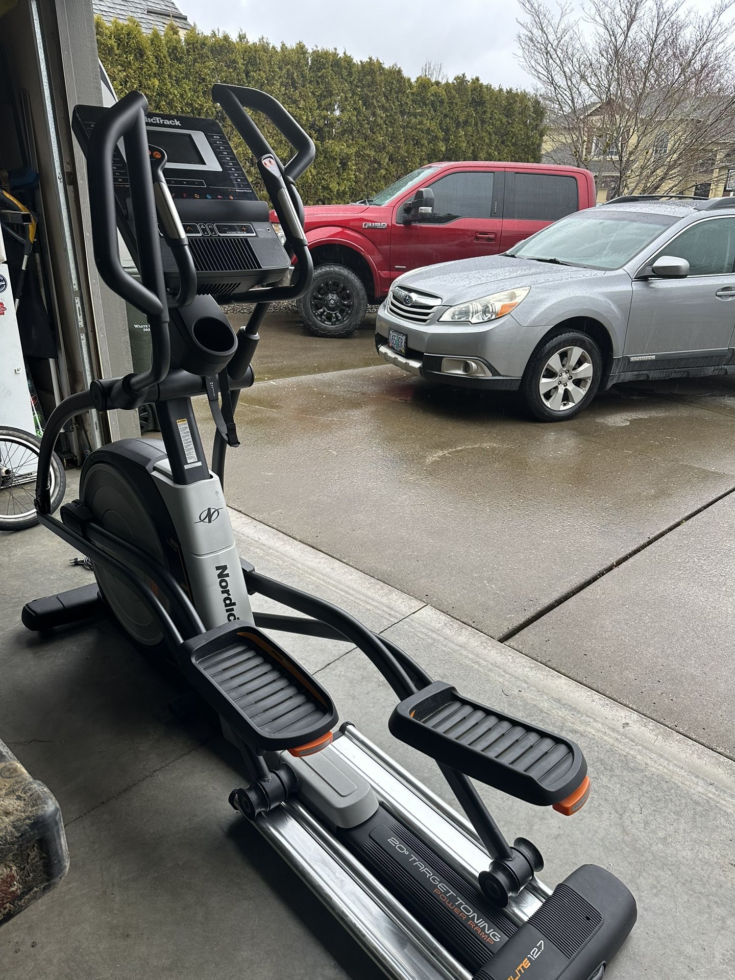 NordicTrack Elite 12.7 Elliptical