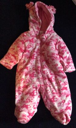 One piece snowsuit-sz.3/6 months