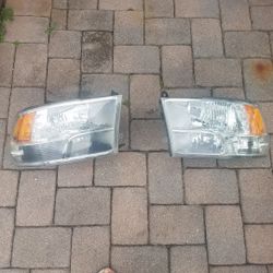 2013 Ram 1500 head lights