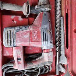 Milwaukee Heavy Duty Hammer Drill 