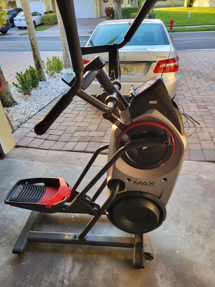 Bowflex Max Trainer M5