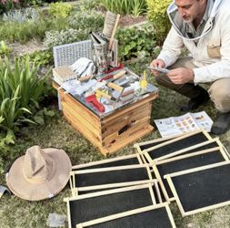 Beehive With 22 Piece