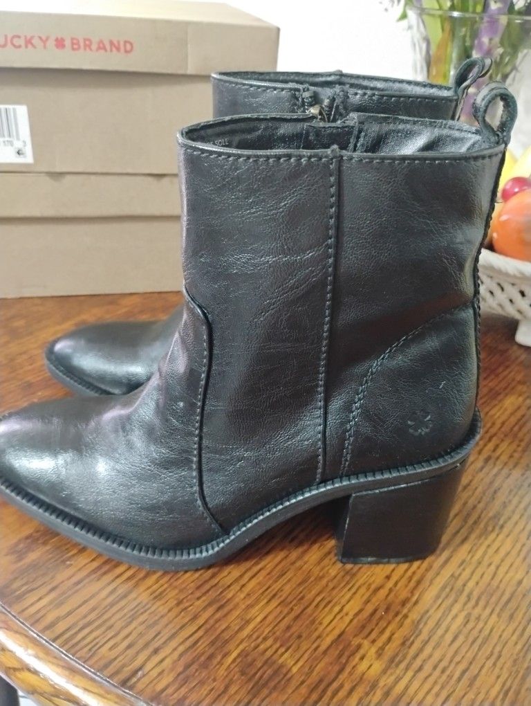 Lucky Brand Womens Boots