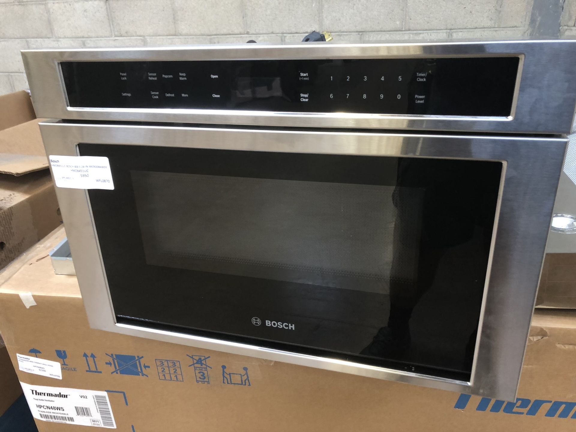 Microwave drawer Bosch 24 inch wide Model number HMD8451UC