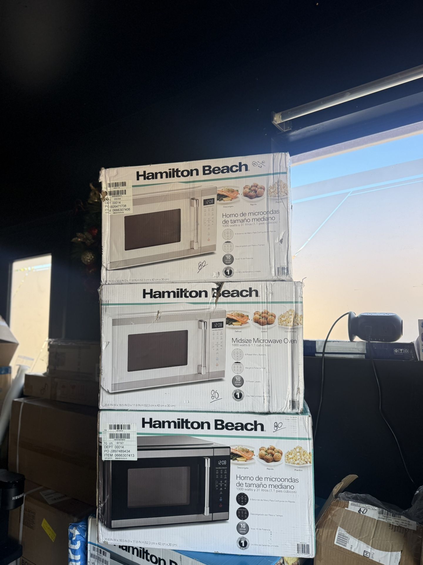 Hamilton Beach 1.1 Cu. Ft. Countertop Microwave Oven