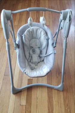 Graco Slim Spaces Baby Swing