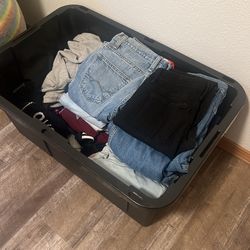 Womens/juniors And Men’s/boys  Clothes 