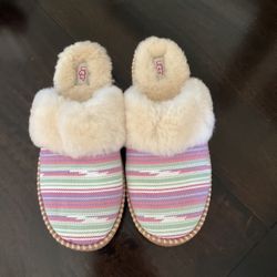 Brand New Ugg Women Slippers 