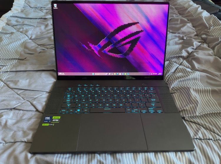ASUS ROG ZEPHYRUS G16 Rtx 4070 240Hz Oled