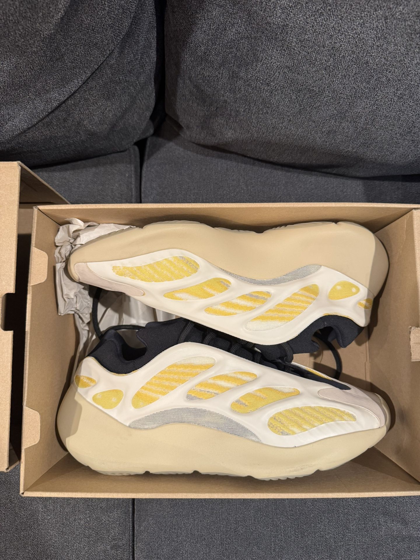 Adidas Yeezy 700 V3 Size 11.5