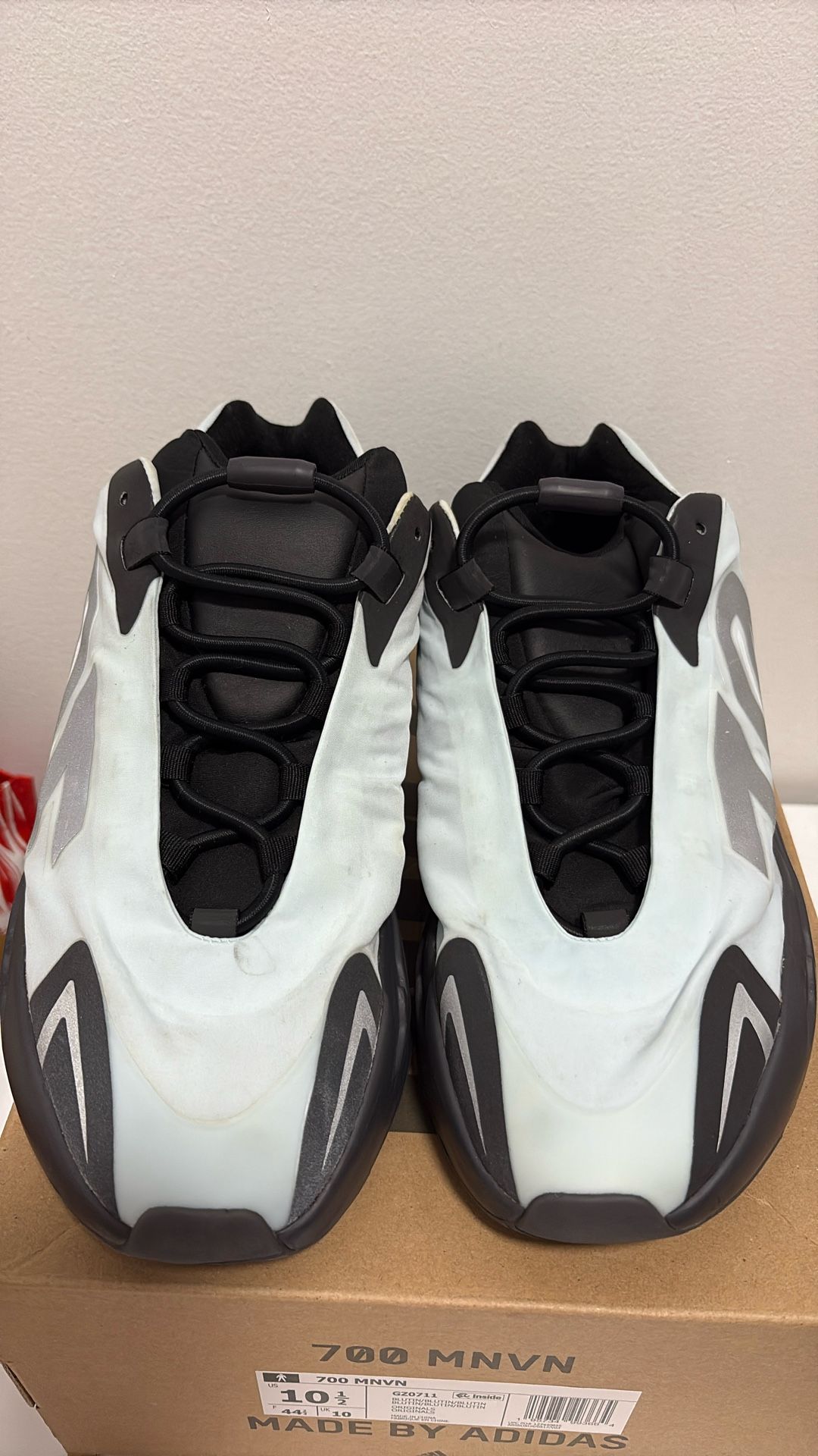 700 MNVN ADIDAS
