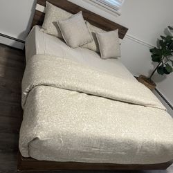 Queen Bed 