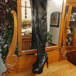 Size 10 Thi High Boots 