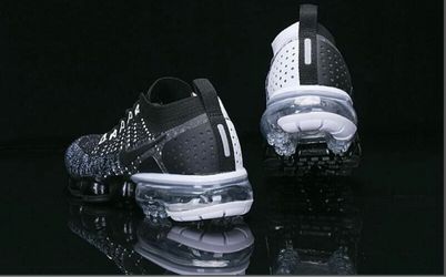 Nike flynit message me your size