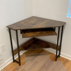 Triangle Corner Desk and Fabric Task Chair