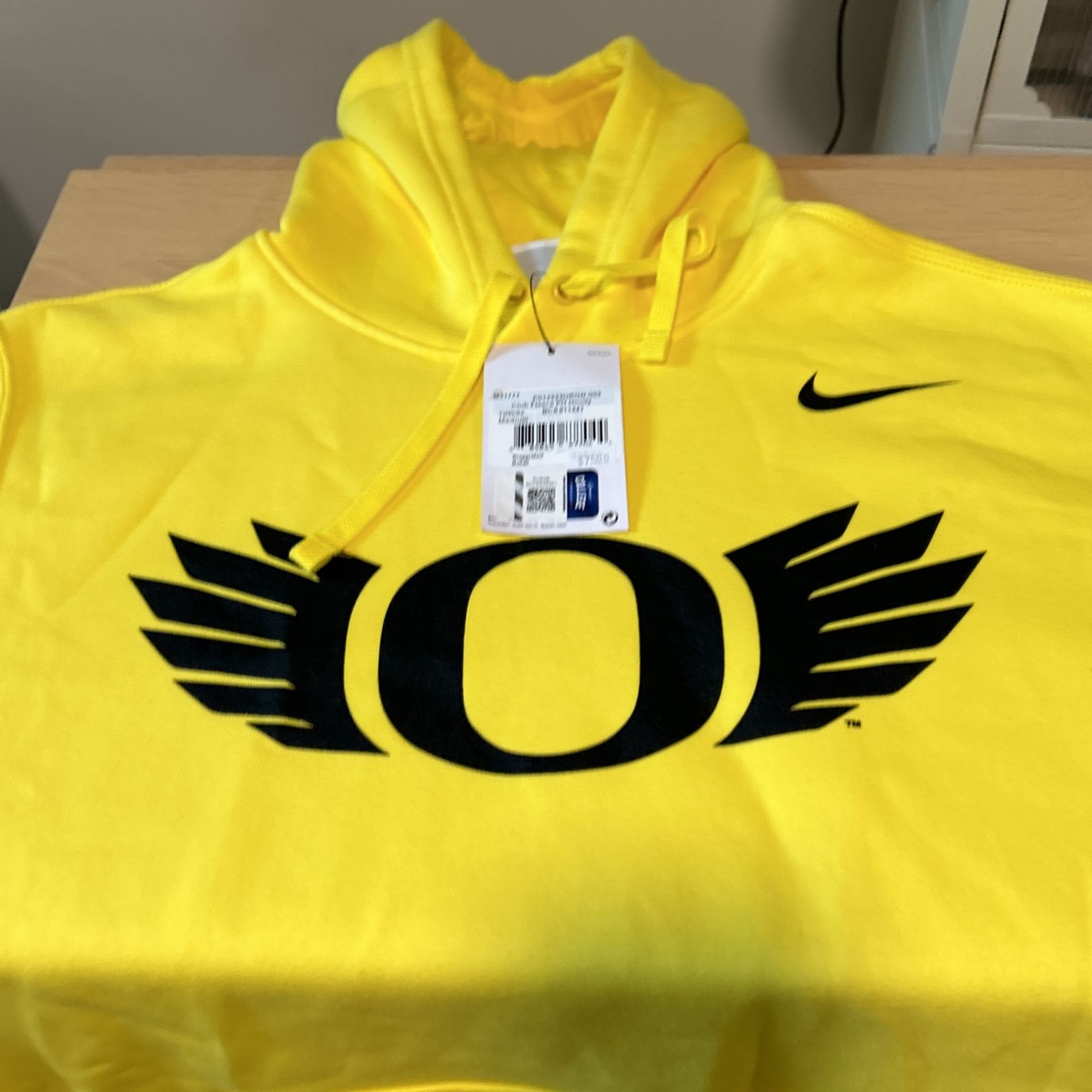 Oregon State Yellow Pullover Hoodie Medium