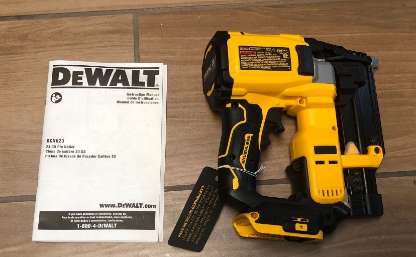 dewalt pin nailer 23 gauge de 20 volts DCN623B nueva como se ve en las fotos