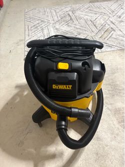 DeWalt vacuum 9 gallon