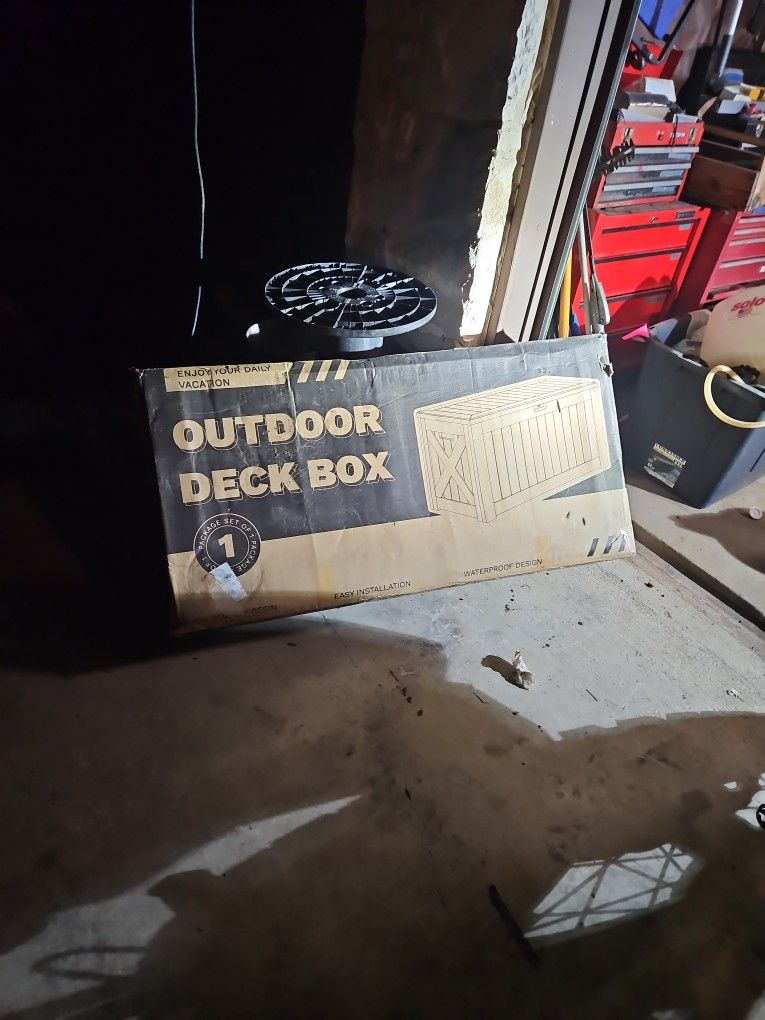Outdoor Deck Box