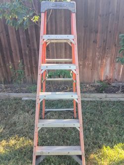 6 ft ladder /escaleras de 6 ft