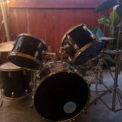 Pearl Drum Set