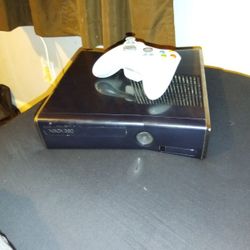 2010 Xbox 360 S Hardly Used